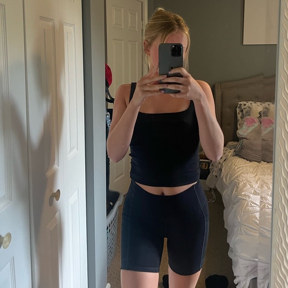 Fabletics biker shorts - Picture 1 of 4